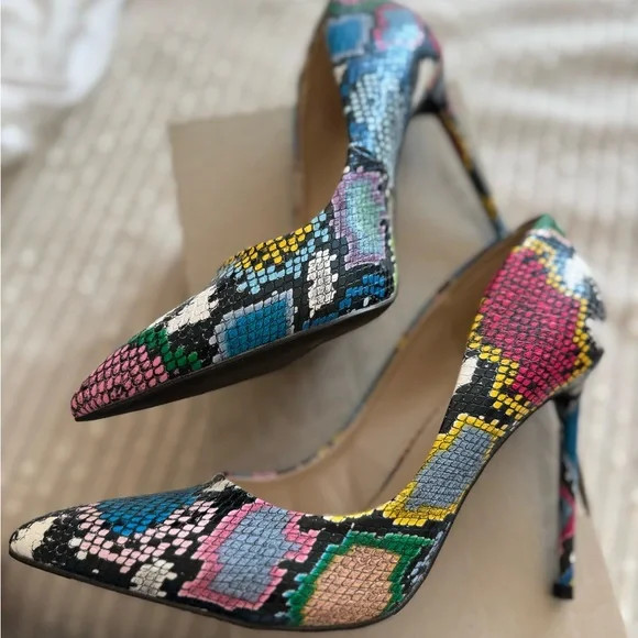 Colorful Patterned Women's Heels - Picture 2 of 3